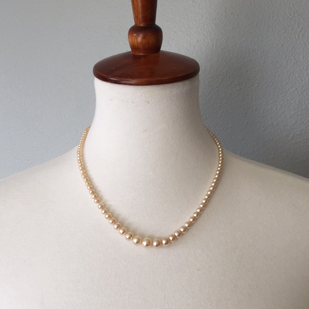 Vintage 1950’s pearl strand necklace